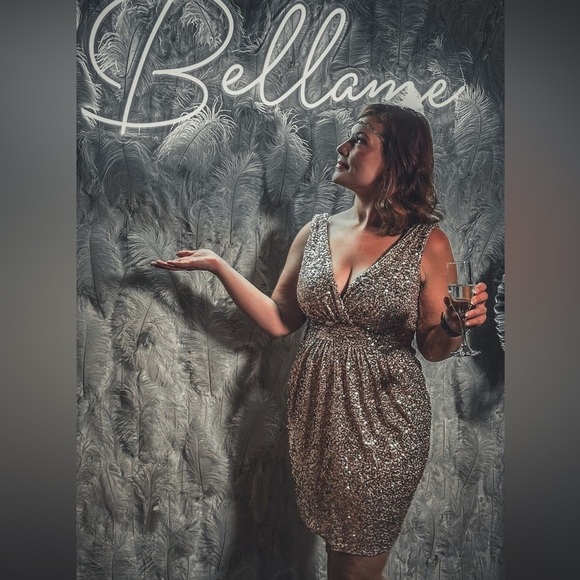 Badgley Mischka Gold sequin V-Neck Dress - Picture 4 of 7